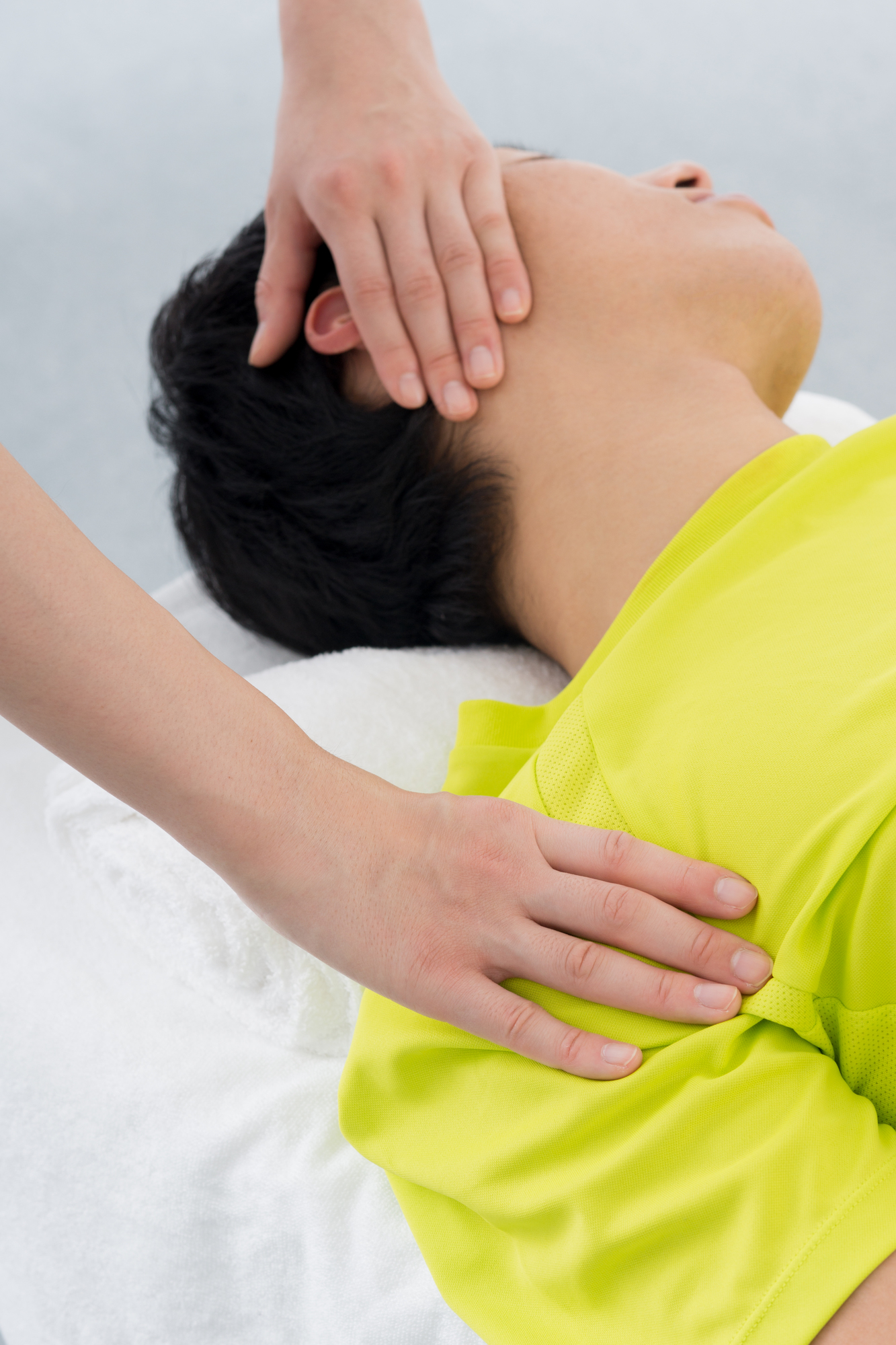 矯正治療を受ける人